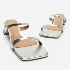 Intentionally _________ Near Heel - Mercury