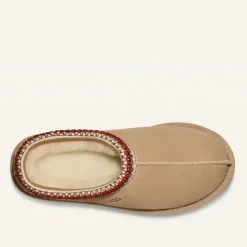 UGG Tasman Slipper - Sand/Dark Cherry